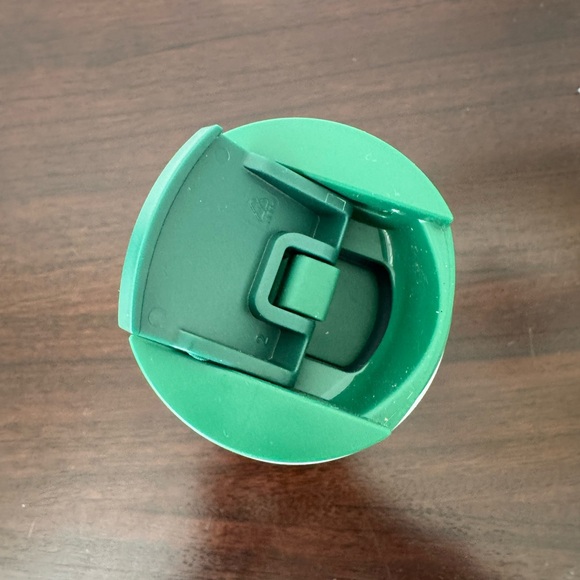 Starbucks Vacuum insulated Brand New Travel Mug Tumbler Bottle 20 Oz - Picture 5 of 7